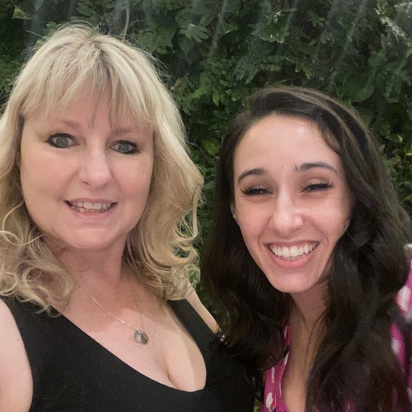 Meet your Posher, Tara - Picture 1 of 1